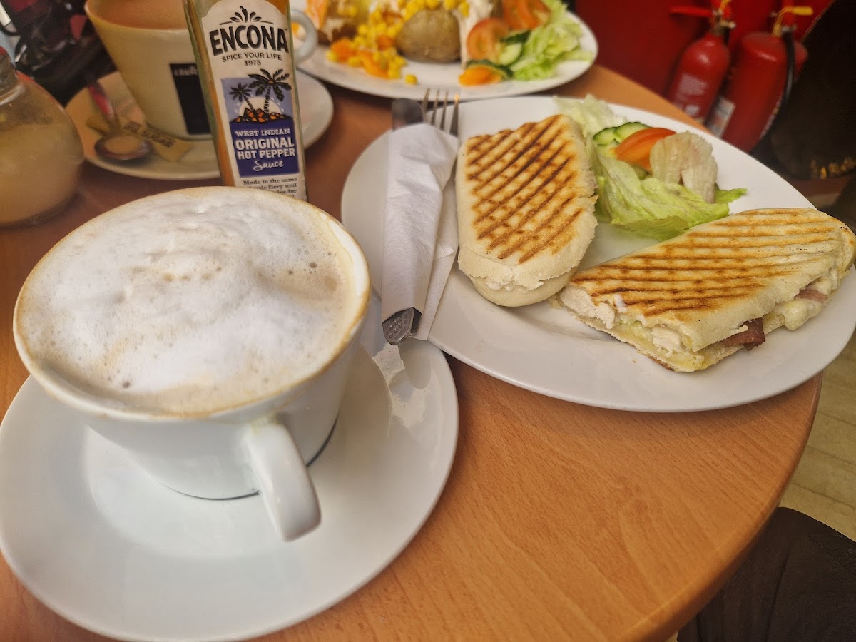 Oriund Coffee Bar Photo 2