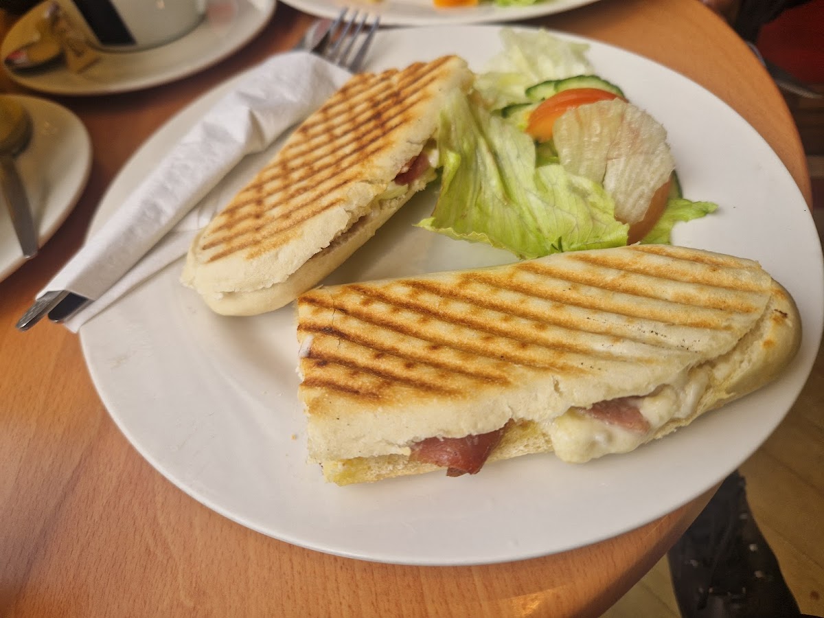 Oriund Coffee Bar Photo 4